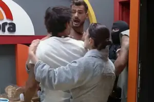 Festa com vinho, gritaria, acusações e ameaças: madrugada teve confusão, choradeira e tensão total no reality da Record