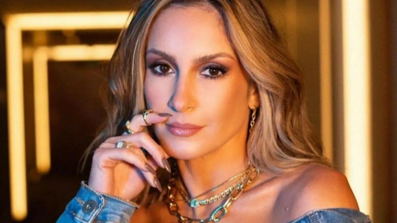 A loira vai cantar, brilhar e mostrar que o tempo cura tudo — até saia justa em rede nacional!