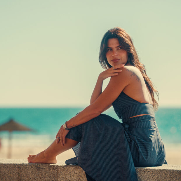 A modelo e empresária embarcou em uma viagem luxuosa e cheia de emoção para acompanhar o Mubadala Brazil SailGP Team em Cádiz, na penúltima etapa da competição de vela que une glamour, tecnologia e alta performance.