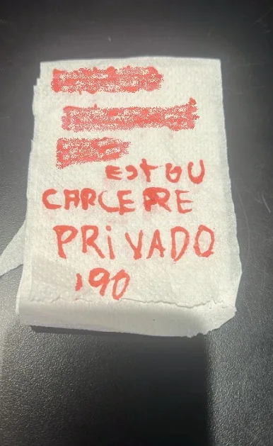mulher deixa bilhete com pedido de socorro em papel higienico em sc