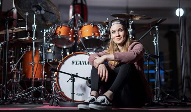anika nilles rush baterista