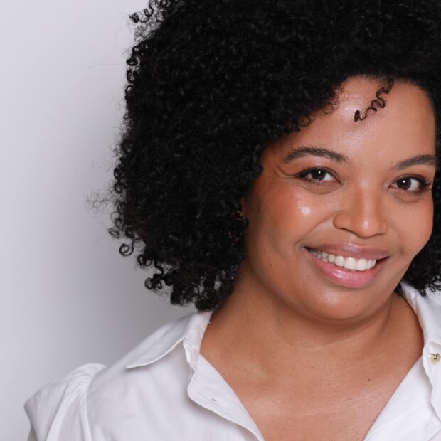 O SBT News, novo canal de notícias do Grupo Silvio Santos, contrata a jornalista Basília Rodrigues como analista de política. Com 18 anos de carreira e especialização na cobertura política e do Judiciário, Basília, ex-CBN e CNN Brasil, reforça o time que busca credibilidade e relevância nacional. A contratação é um marco para o jornalismo político na TV aberta e sinaliza a aposta do SBT em conteúdo aprofundado para seu novo projeto multiplataforma.