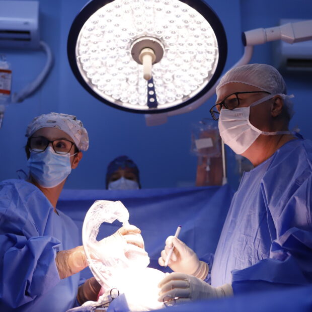 cirurgia de espinha bífida no hmib foto jhonatan cantarelleagência saúde df (1)