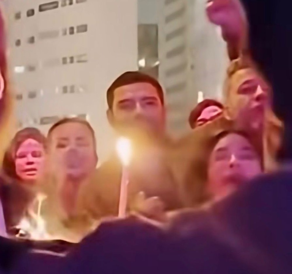 Sandy festeja com ex-marido Lucas Lima e atual namorado Pedro Andrade no aniversário da esposa de Junior