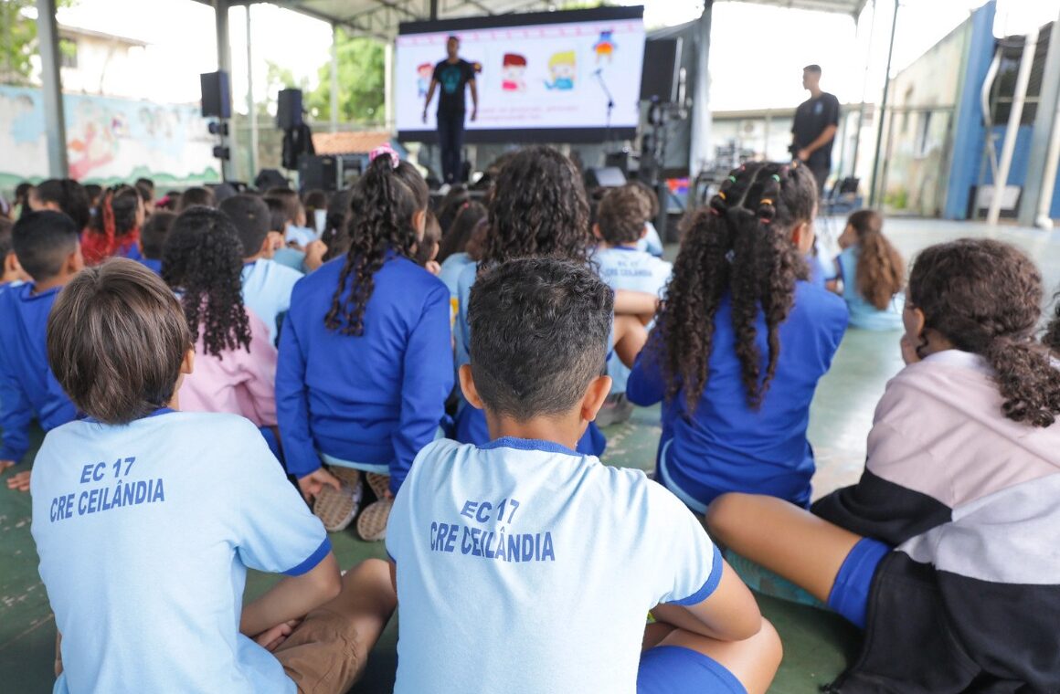 PNE: relatório sugere investimento de 7,5% do PIB para educação