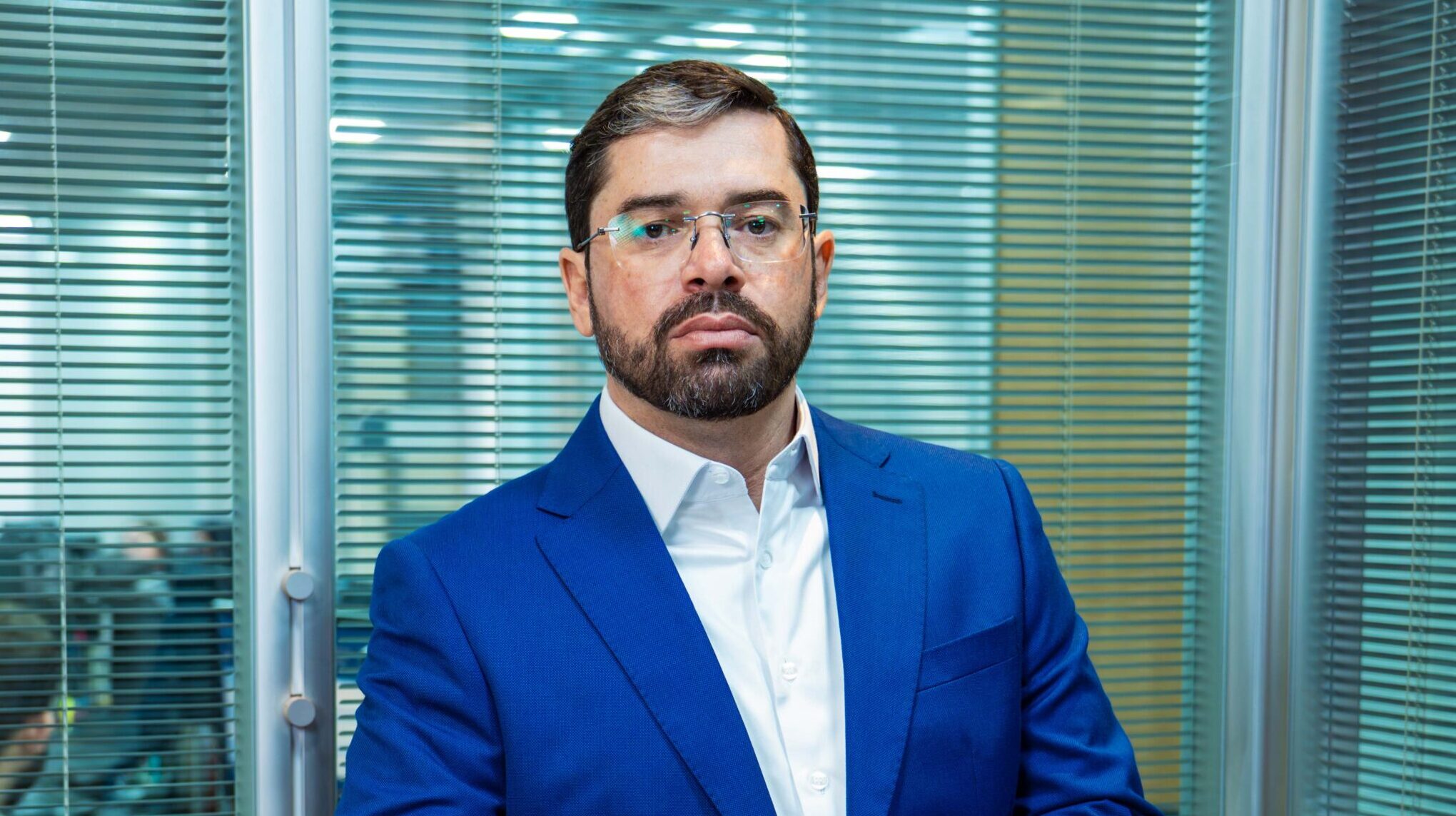 Análise aprofundada sobre a gestão visionária de Gustavo Assis, CEO do Asset Bank, e sua liderança na expansão dos Fiagros. A matéria destaca como sua estratégia inovadora apoia o agronegócio brasileiro, conectando produtores rurais a investidores por meio do crédito estruturado. O texto contextualiza o cenário atual do mercado, a importância dos Fiagros para a economia e o papel do Asset Bank no fortalecimento do setor, com foco em desenvolvimento sustentável e segurança para os investidores. Para leitores que buscam entender as novas dinâmicas do mercado financeiro e as oportunidades no agronegócio, esta análise traz insights valiosos sobre inovação, gestão e impacto econômico.