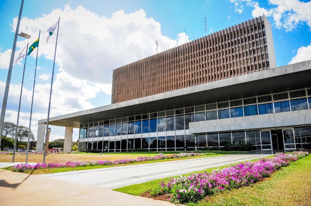 Diferença de contribuição previdenciária de servidores do GDF referente a 2020 será paga em 60 parcelas