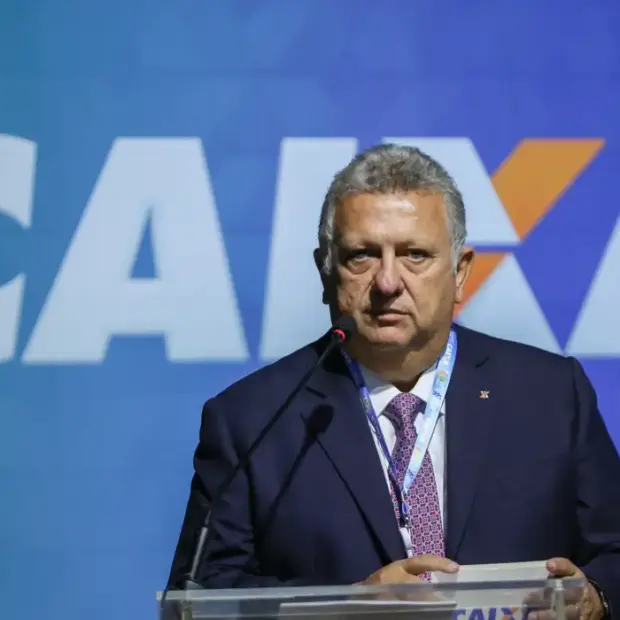 Presidente da Caixa emprega filha de deputado, irmão de prefeito, ex-mulher de ministro do STF e advogado de Arthur Lira