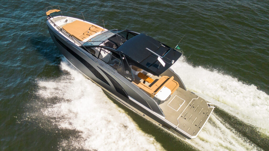triton flyer 38 ht 1