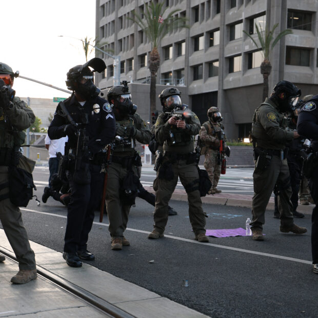 us agents, protesters clash again in los angeles over immigration raids