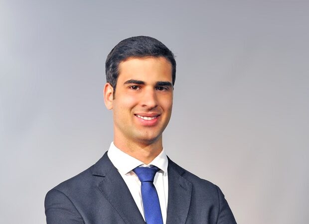 Descubra como a CDL Florianópolis, sob a liderança de Eduardo Koerich, revitalizou o Centro com tecnologia e ações estratégicas. Veja como o fluxo de pessoas cresceu 50%, a segurança aumentou e o comércio voltou a prosperar.﻿