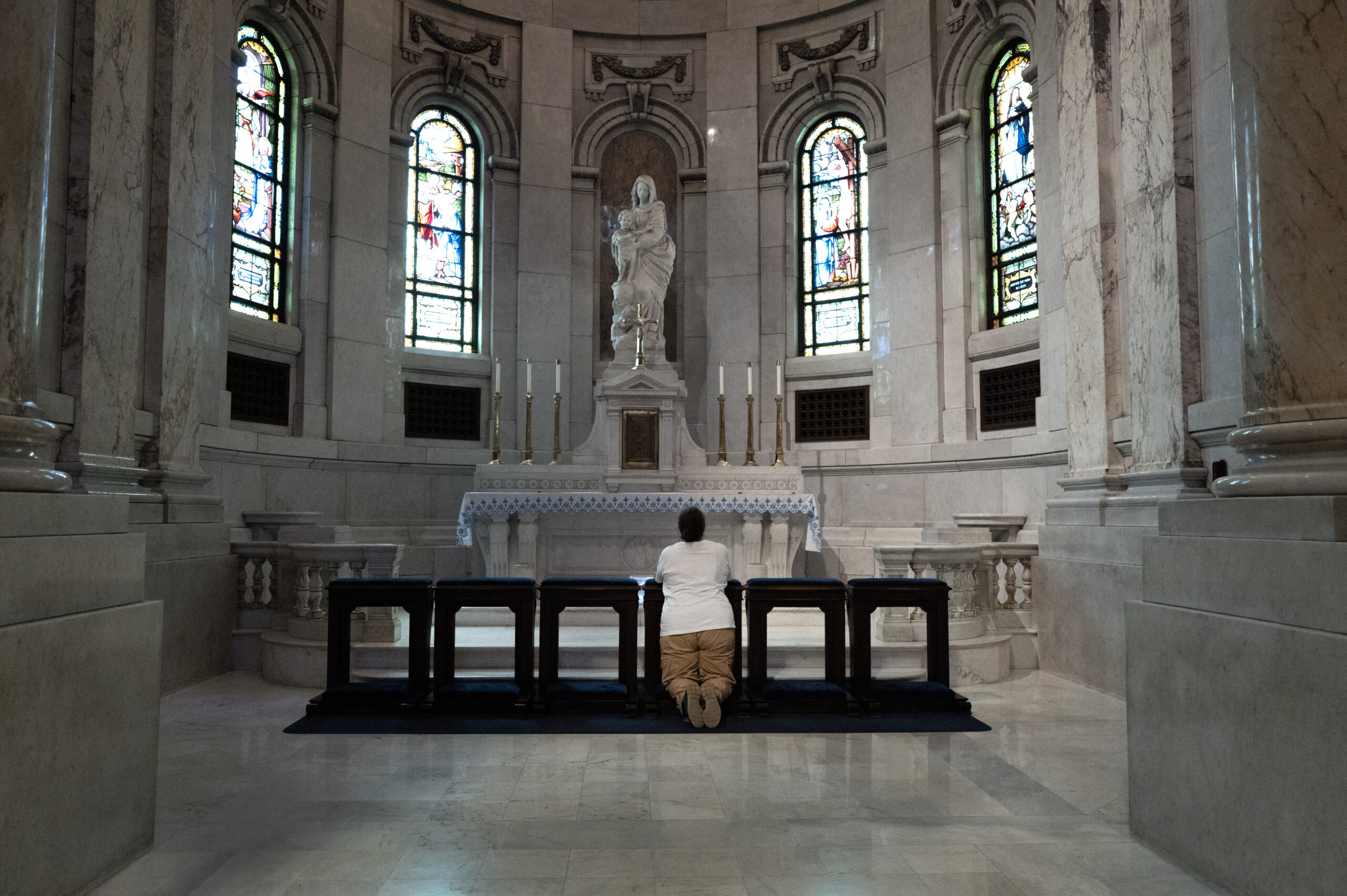 shooting at annunciation school church in minneapolis leaves multiple children dead and many injured