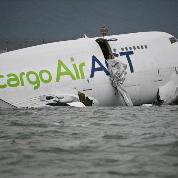 hong kong china aviation accident