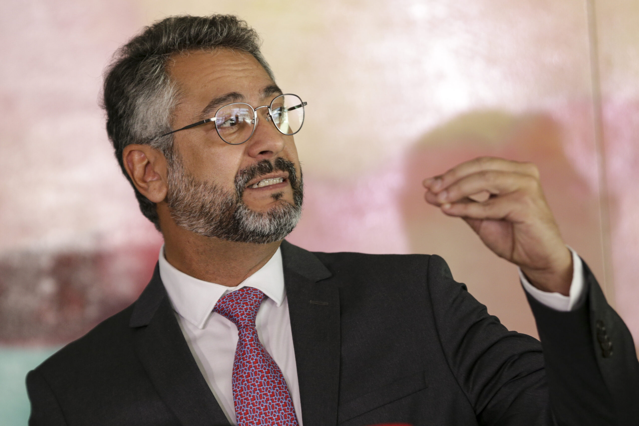 brasília (df), 23/11/2023 o governador do amapá, clécio luís, durante entrevista coletiva após reunião com o presidente luiz inácio lula da silva. foto: marcelo camargo/agência brasil