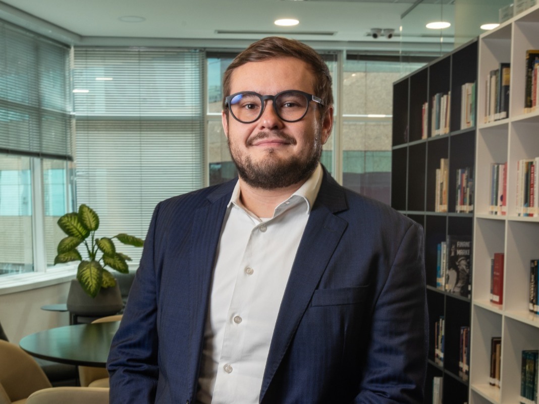 Em tempos de juros altos, a Rio Bravo Investimentos, sob o comando do CEO Paulo Bilyk, mostra como a visão estratégica transforma desafios em oportunidades. Saiba como a gestora alcançou R$ 253 milhões em vendas de ativos, gerando lucro e liquidez com movimentos precisos no mercado imobiliário. Uma lição de mentes brilhantes que constroem riqueza com disciplina e inteligência.