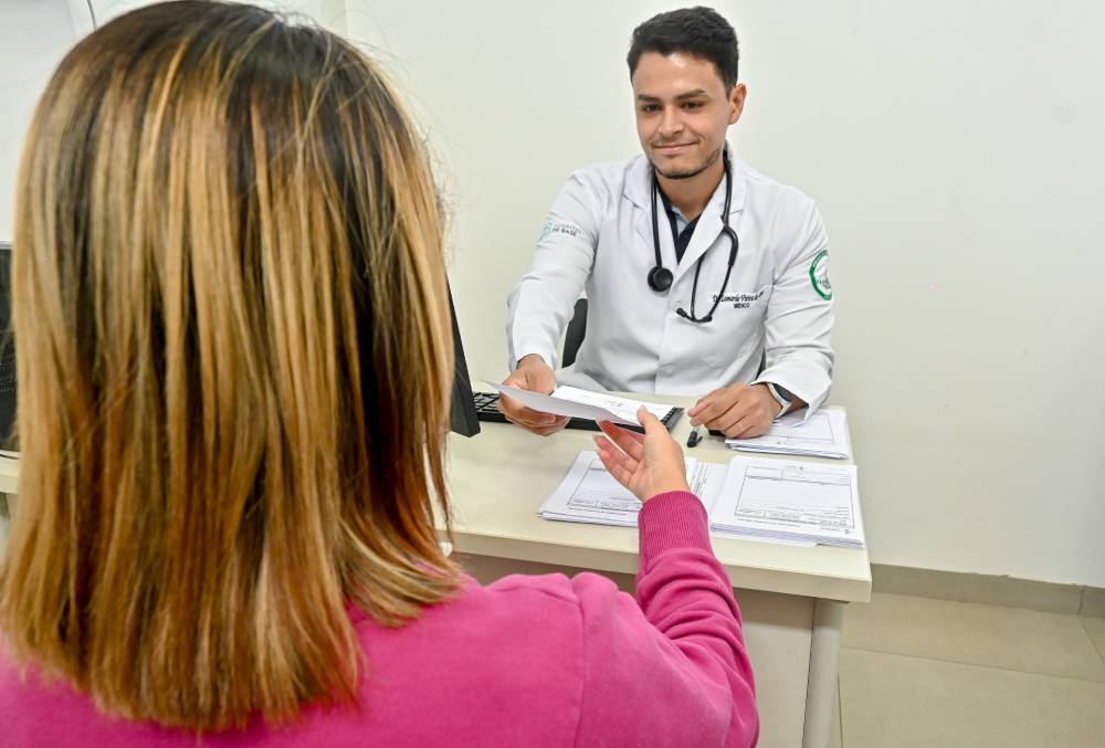 psiquiatra humberto brito em atendimento na upa de vp (1)