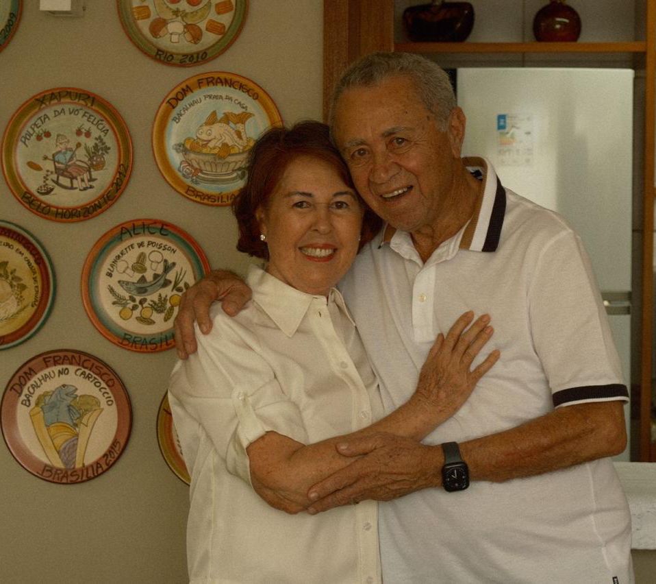 O empresário com a companheira e agora viúva Mariza da Silveira