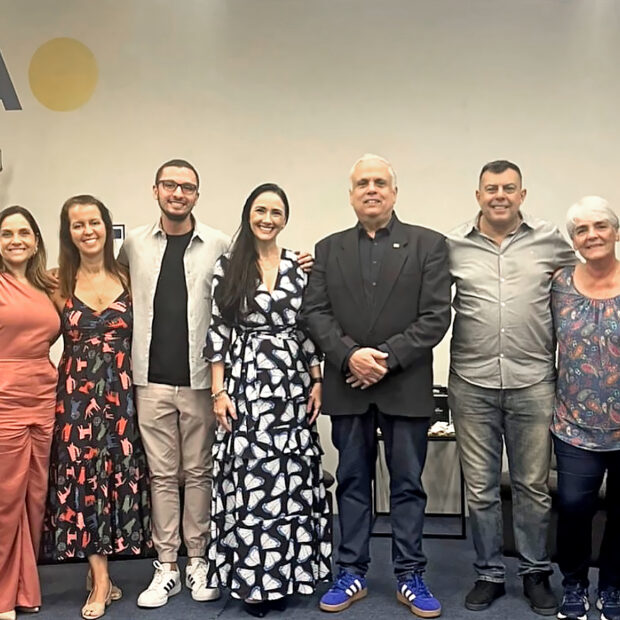 Sonhos que vestem branco: a emocionante Cerimônia do Jaleco da UVA Barra inicia a jornada de uma nova geração de dentistas com propósito e coração.