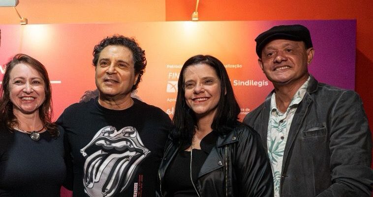 Frejat comanda show em Brasília em homenagem ao Mês do Servidor Público. Evento do Sindjus e Sindilegis reúne autoridades e celebra a categoria.