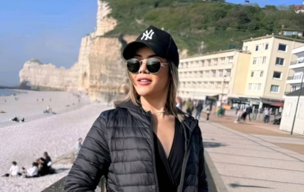 brasileira em trem em paris condecorada