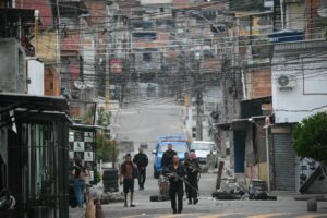 brazil crime drugs favela police raid