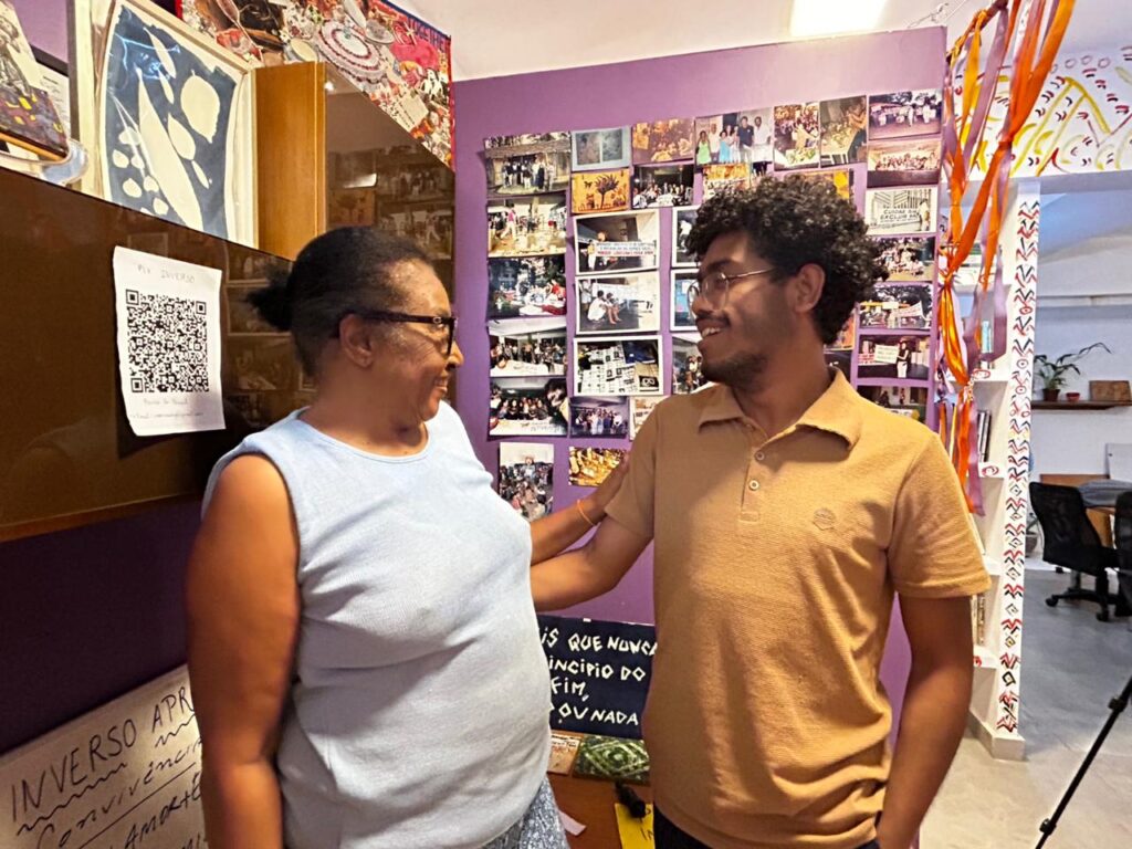 terezinha rocha, 73, diretora do instituto inverso e deyvid cardoso, 31, produtor cultural e produtor de eventos créditos daniel xavier