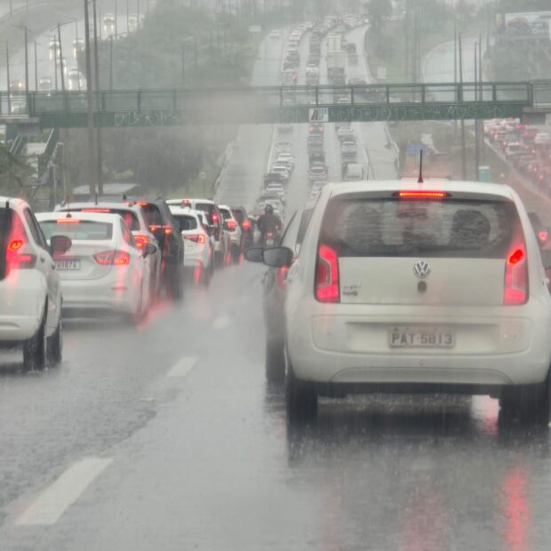 transito eptg chuva