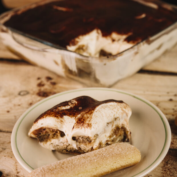 biscoito e tiramisu de close up
