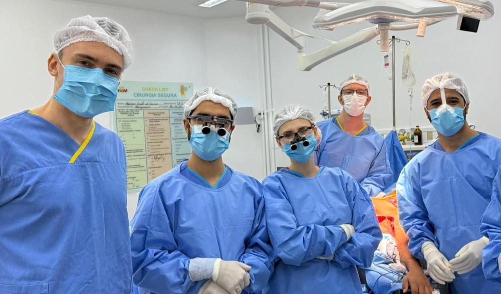 equipe responsável pela cirurgia (1)