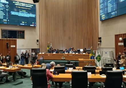 CLDF aprova projeto de distritais