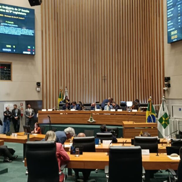 CLDF aprova projeto de distritais