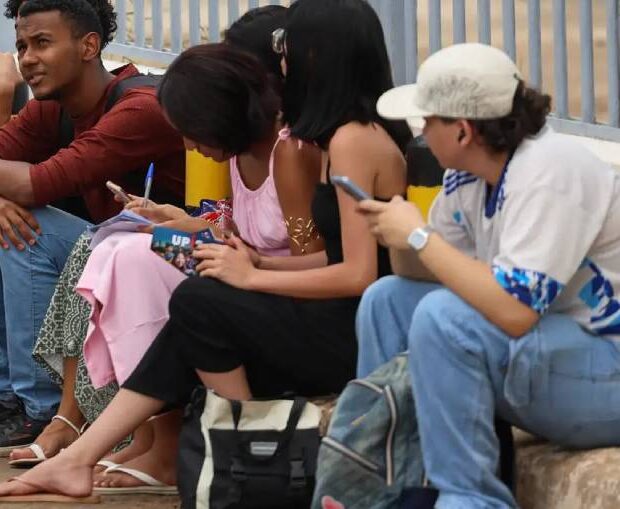 mulher jovem progressistas