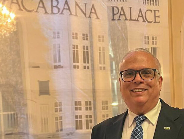 Conheça a trajetória do Prof. Dr. Marcelo Couto, novo membro da Academia Brasileira de Odontologia. Uma carreira dedicada à ciência, ensino e inovação na odontologia brasileira, culminando em uma posse no Rio de Janeiro.