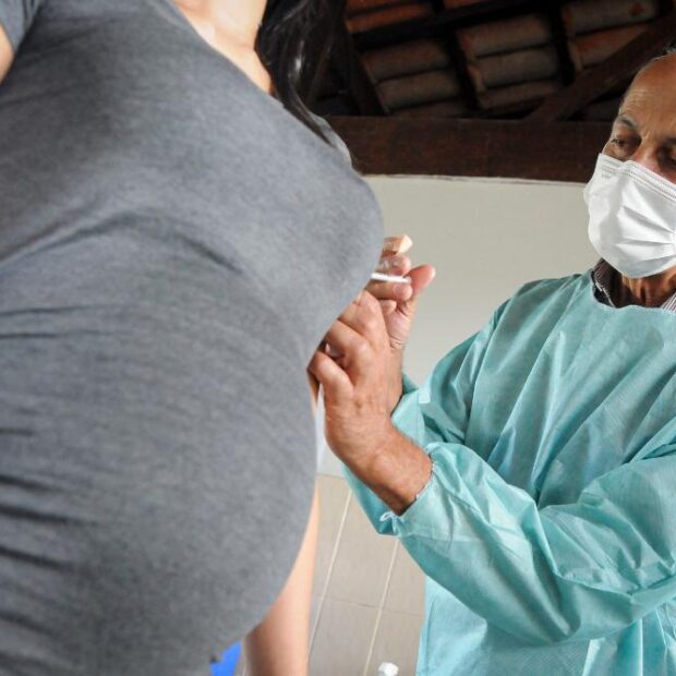 10.11. ists. vacinação contra a covid 19 em gestantes. grávidas. gestantes. vacinação. (maio 2021) fotos geovana albuquerque arquivo agência saúde df 3