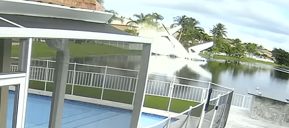 momento em que aviao cai em lago na florida 1762890706044 v2 945x477