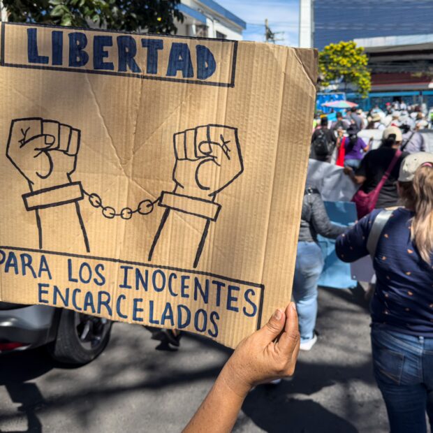el salvador politics justice gangs protest