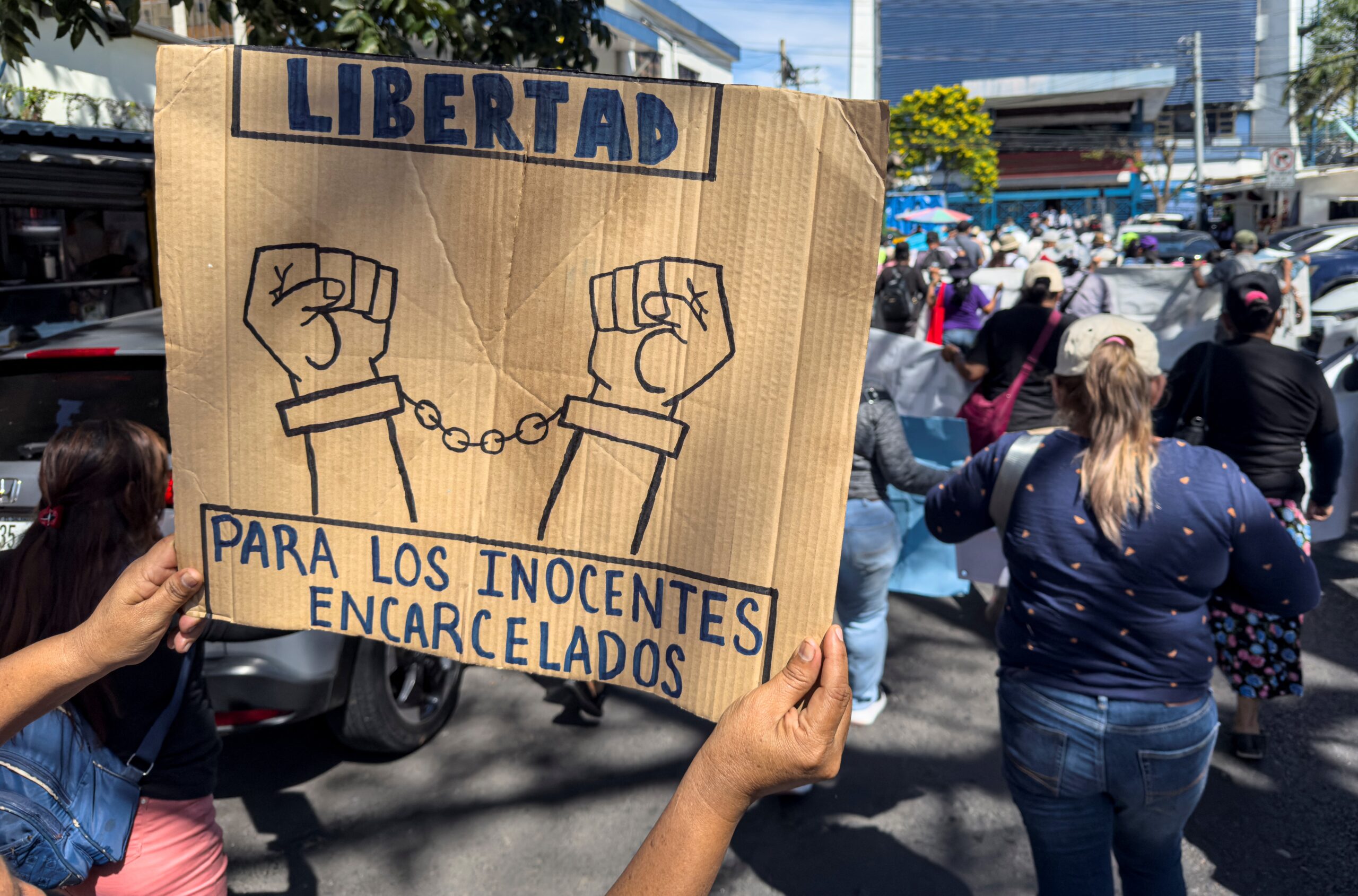 el salvador politics justice gangs protest