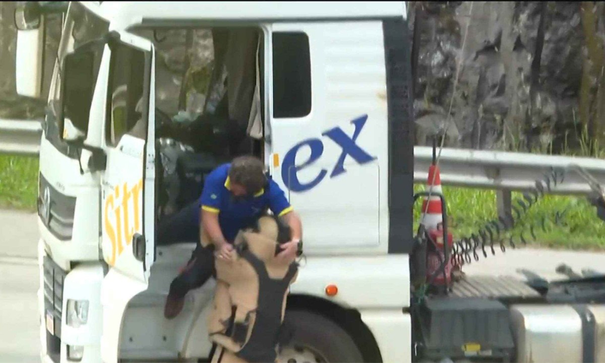 motorista de caminhão é resgatado após 4 horas com suposto explosivo; rodoanel segue bloqueado