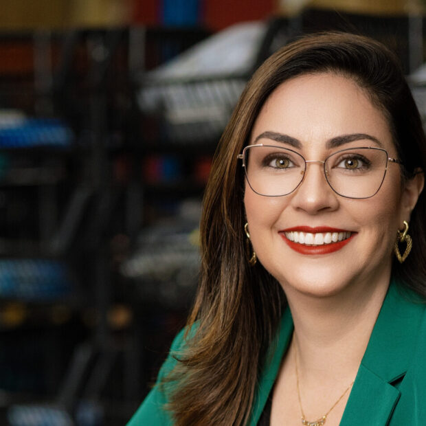 SEO O empreendedorismo jovem no Brasil está sendo transformado por Camila Carvalho, referência em importação legalizada e mentoria para novos negócios. Com uma trajetória que começou nas ruas vendendo trufas e ganhou dimensão nacional, Camila inspira uma geração que busca construir empresas não só lucrativas, mas sustentáveis e com propósito claro. Suas lições valorizam mentalidade, método e disciplina, desafiando o mito do dinheiro como ponto de partida. A mensagem é clara: é possível começar pequeno, com estudo e foco, para alcançar uma liberdade financeira verdadeira e duradoura. Compartilhar conhecimento e evitar atalhos que ameaçam projetos são chave para consolidar negócios hoje.