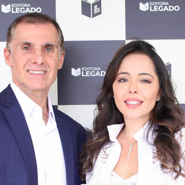 “Por uma Chance”, de Marcelo e Taise Rayes, narra uma trajetória inspiradora de amor, fé e superação na busca pelo sonho da maternidade. Este livro emocionante convida leitores a refletirem sobre resiliência e esperança diante das maiores adversidades, sendo um marco de inspiração para casais e indivíduos.