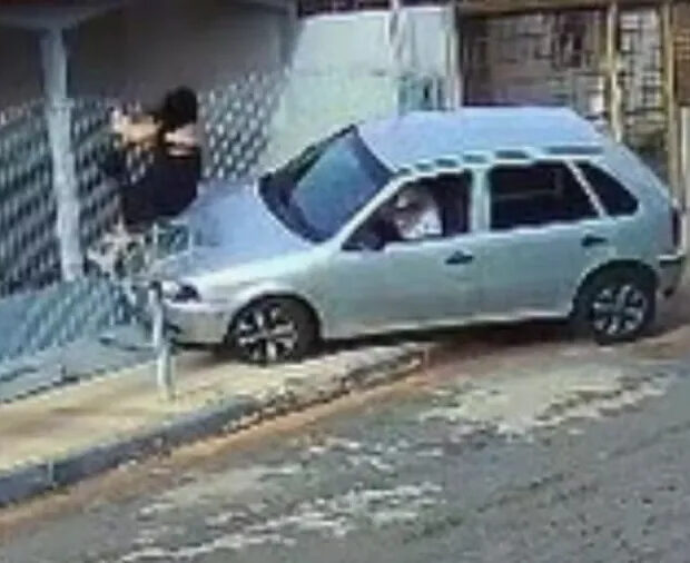 homem é preso após perseguir e tentar atropelar a ex esposa em go