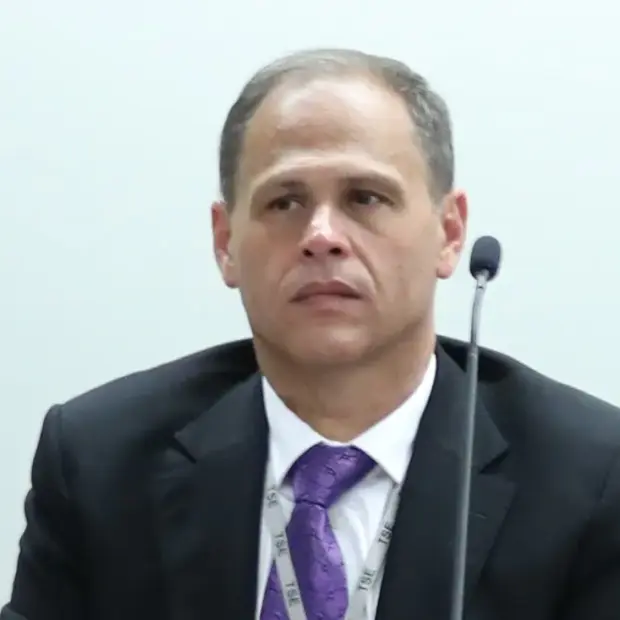 antonio augusto cortar 3.jpg