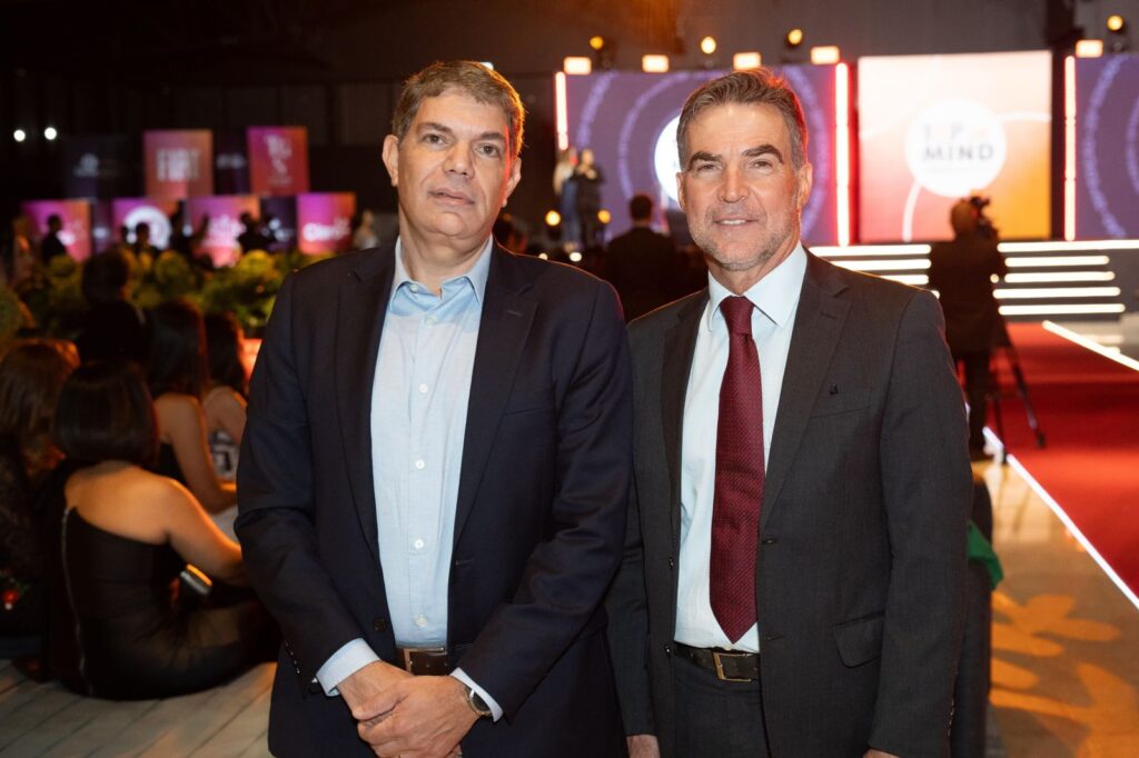 Presidente em exercício da Fibra, Pedro Henrique Verano, e o diretor do Senai-DF e superintendente do Sesi-DF, Marco Secco