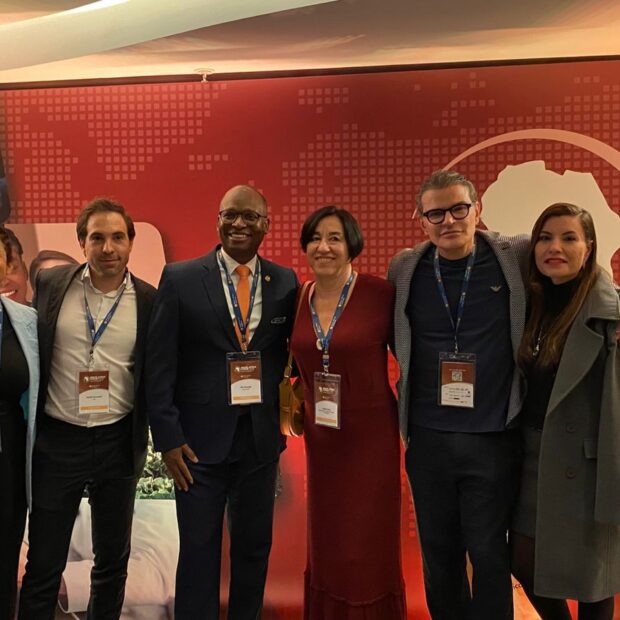 A aliança estratégica entre Brasil e África ganha força com o evento histórico promovido pelo Brasil África Institute em São Paulo. A parceria entre CLAPI e Afro Chamber conecta empresários, ministros e líderes para impulsionar negócios e cooperação econômica Sul-Sul. Descubra como essa união inaugura um novo mapa de oportunidades, integrando mercados e promovendo inovação, industrialização e investimentos em setores-chave como agronegócio, energia e tecnologia. Prepare-se para os próximos passos dessa ponte que une dois continentes rumo à prosperidade compartilhada.