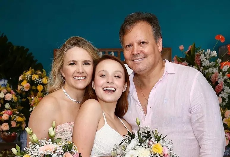 pais larissa manoela 14032020151734121 sok3utdfy52q