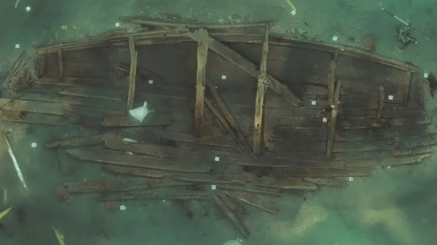 casco de madeira do mado 4 navio de 600 anos resgatado na coreia do sul 1763483410565 v2 900x506.jpg