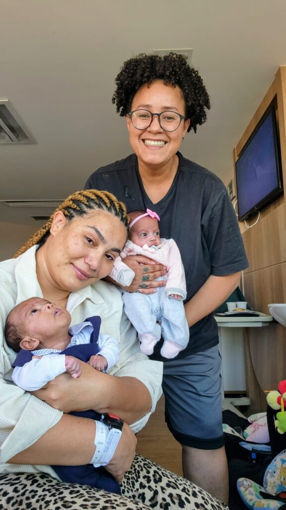 lua e dani com os gêmeos