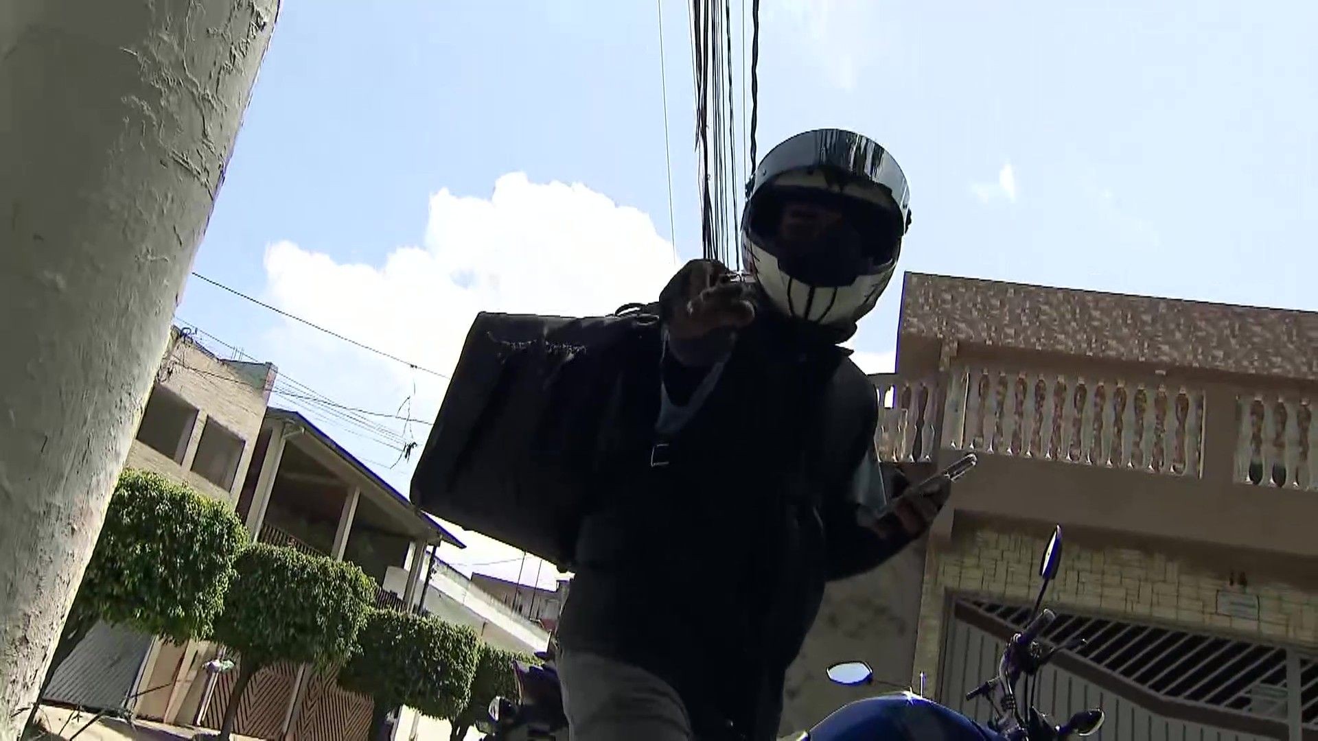 sl fabiola flagrante frame at 0m21s c1464fad7e