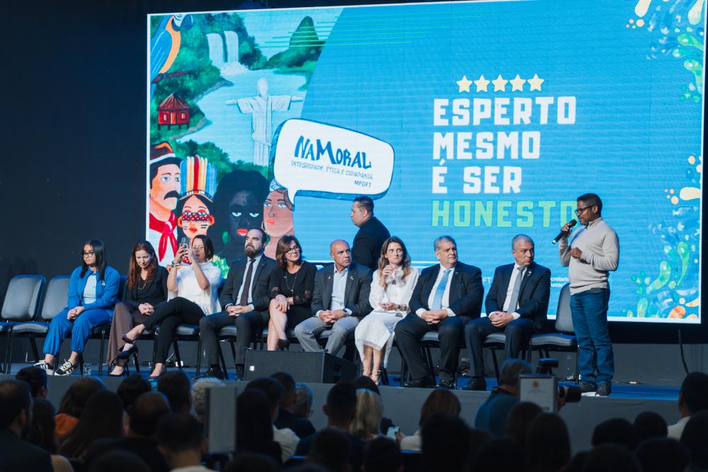 capa celebra (1)