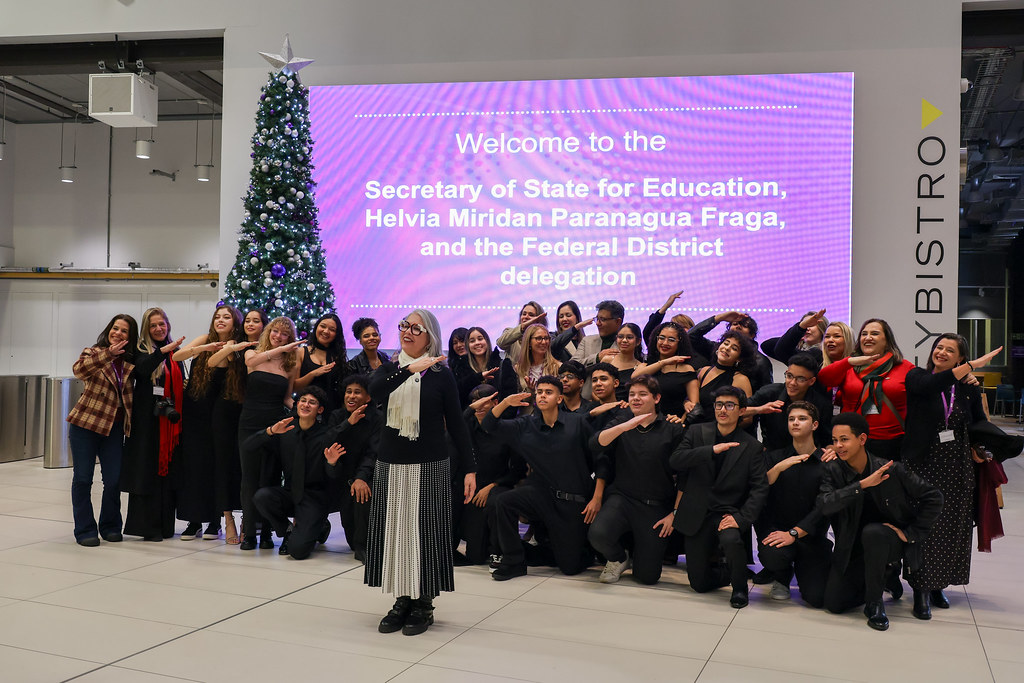 Primeira edição do Pontes para o Mundo encerra ciclo com formatura na Escócia | Jornal de Brasília